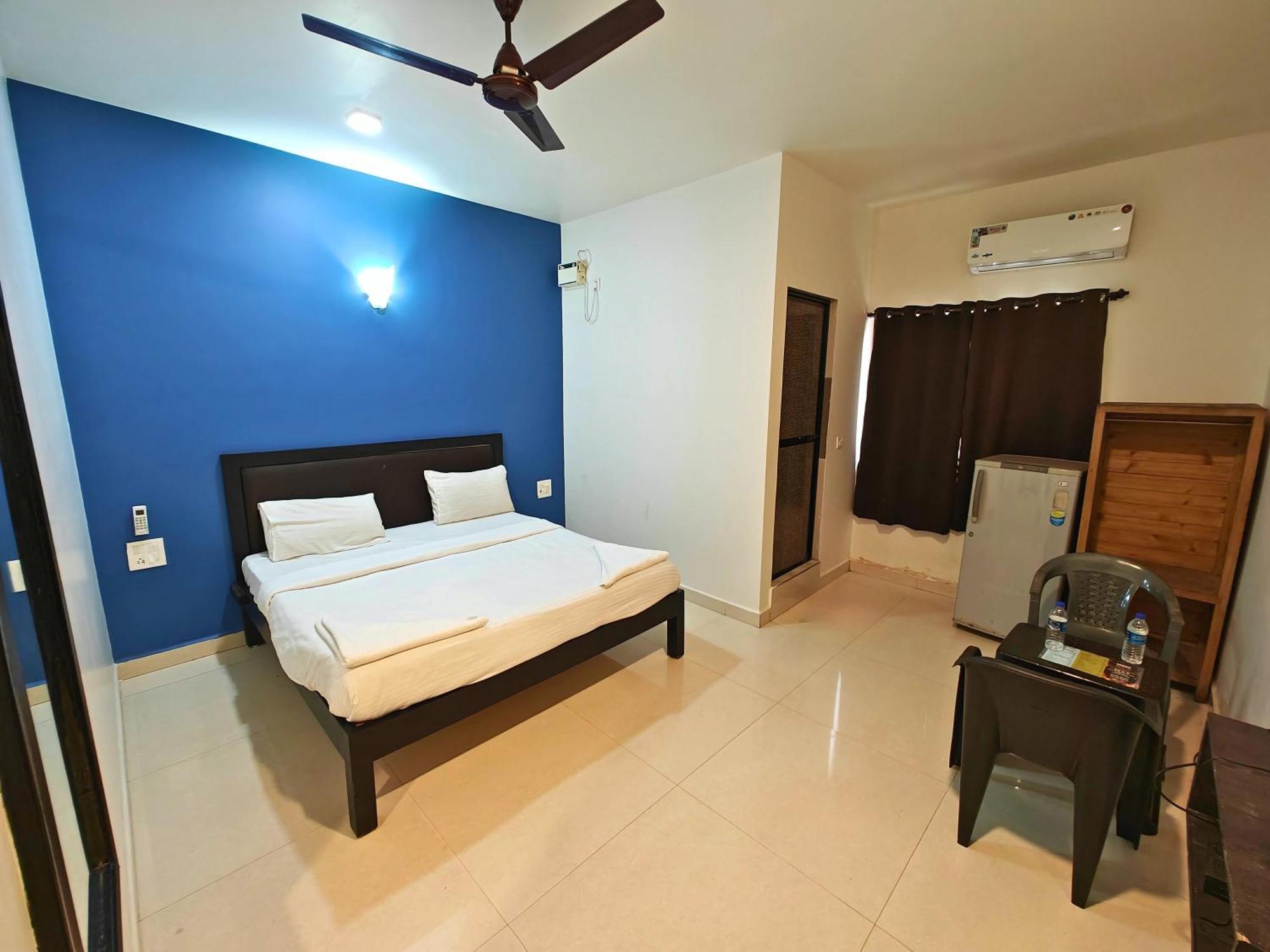 Calangute Turista Hotel Exterior foto