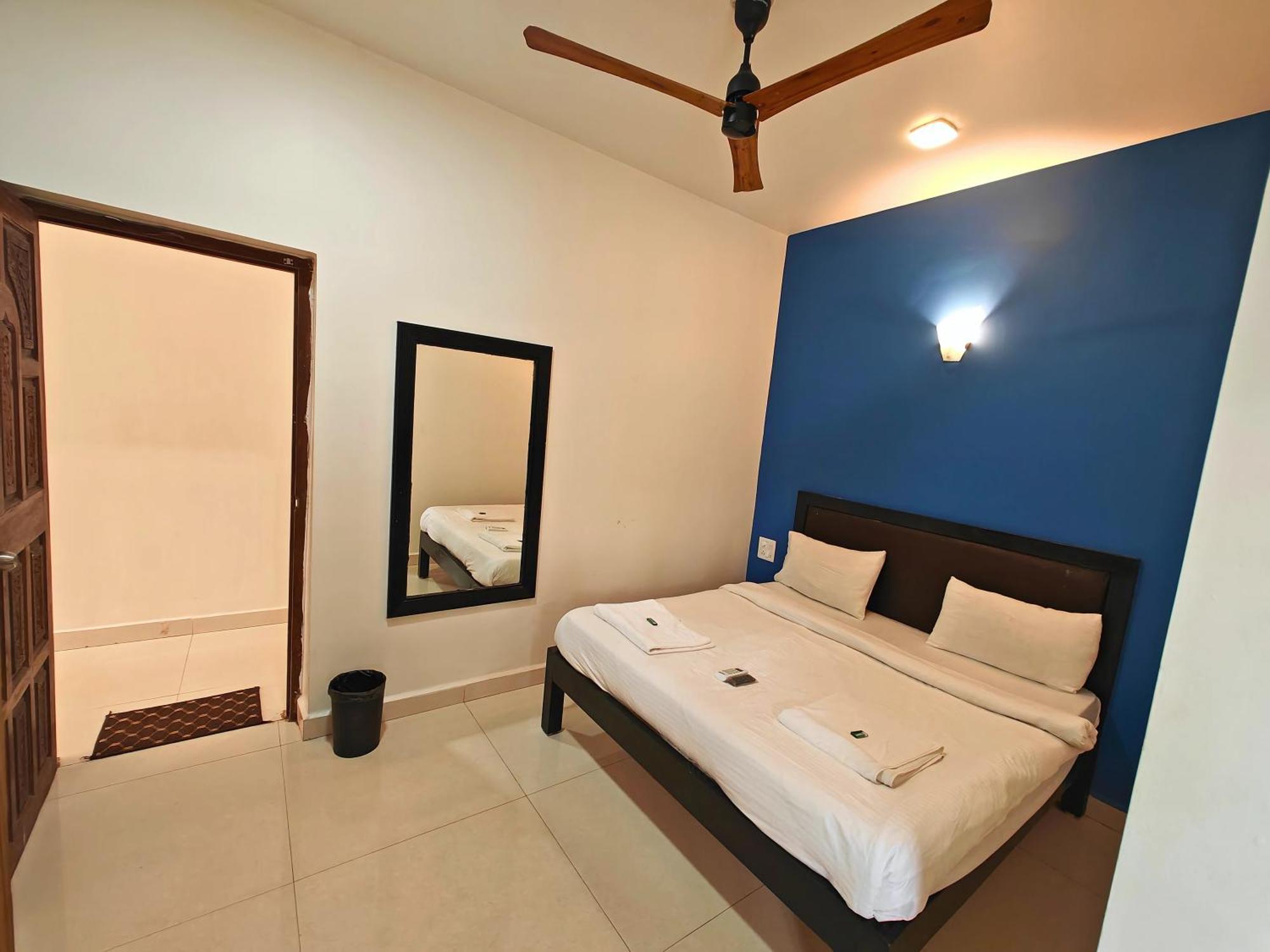 Calangute Turista Hotel Exterior foto